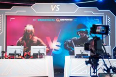 展区还配备了完整的操做外置遥控面板