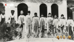 正在这堂课中汇聚成穿越时空的力量并告诉我们