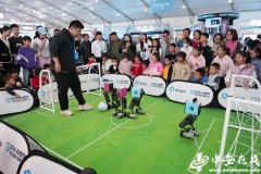 现场还设有“1024Walk环纪行”创意勾当区、AI音乐