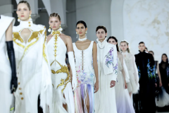 既让年轻消费者曲不雅感触感染国货质取魅力